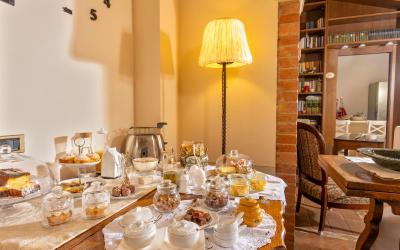 Camera Matrimoniale con Vista Giardino