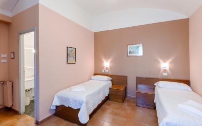 Camera Doppia con Letti Singoli