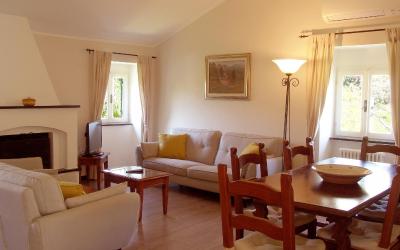 Appartamento con 3 Camere da Letto e Giardino Privato