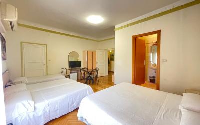 Camera Familiare con Bagno Privato Interno