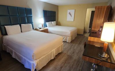 Studio Suite Two Queens