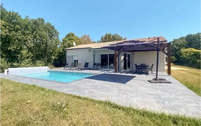 Maison de Vacances 4 Chambres Maison de Vacances 4 Chambres
