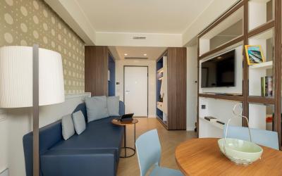 Monolocale con Vista Mare Parziale