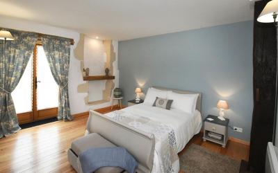 Chambre Deluxe (2 Adultes + 1 Enfant) Chambre Deluxe (2 Adultes + 1 Enfant)