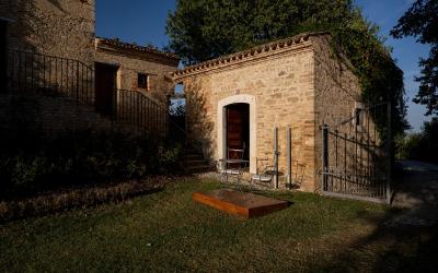 Camera Matrimoniale con Vista Giardino