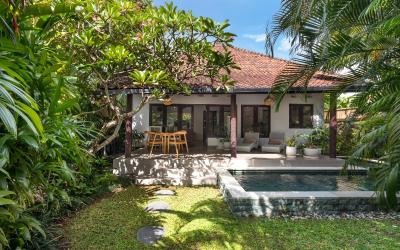 Vila dengan Kolam Renang Pribadi