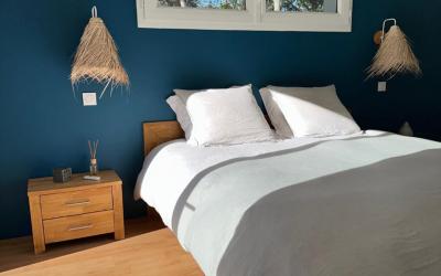 Chambre Lit King-Size - Vue sur Piscine  Chambre Lit King-Size - Vue sur Piscine