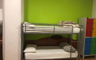 Posto Letto in Dormitorio Femminile con 6 Letti 