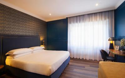 Camera Tripla Superior