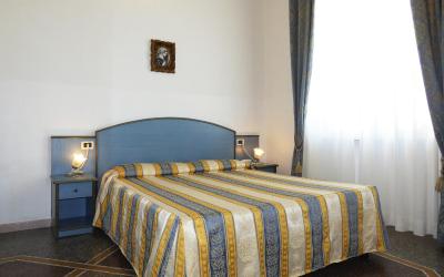 Camera Matrimoniale/Doppia con Letti Singoli