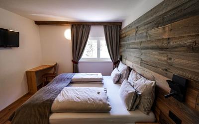 Camera Matrimoniale 202 con Vista Montagna