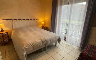 Chambre Lit King-Size avec Balcon Chambre Lit King-Size avec Balcon