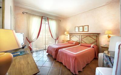 Camera Tripla Standard