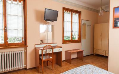 Camera Tripla Deluxe 