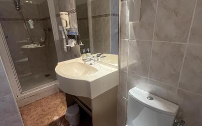 Chambre Double avec Salle de Bains Privative