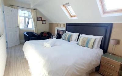Deluxe King Room