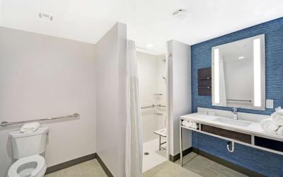King Room - Mobility/Hearing Accessible