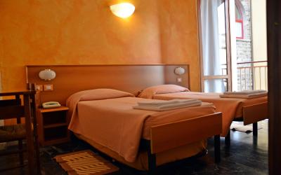 Camera Matrimoniale/Doppia con Letti Singoli