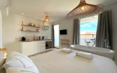 Suite Lit King-Size avec Balcon Suite Lit King-Size avec Balcon