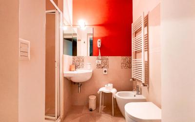 Camera Tripla Superior