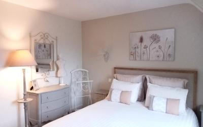 Chambre Lit Queen-Size - Vue sur Jardin