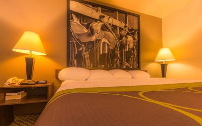 Queen Room - Mobility Access/Non-Smoking