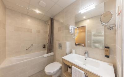 Chambre Double Deluxe avec Baignoire Chambre Double Deluxe avec Baignoire