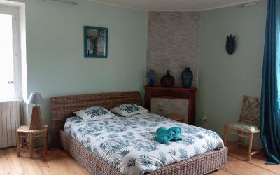 Chambre Familiale avec Salle de Bains Privative Chambre Familiale avec Salle de Bains Privative