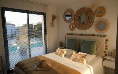 Chambre Lit Queen-Size - Vue sur Piscine Chambre Lit Queen-Size - Vue sur Piscine