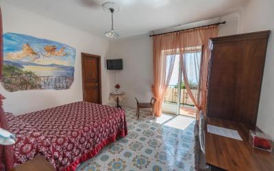 Camera Matrimoniale Deluxe con Balcone e Vista Mare