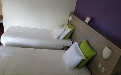 Chambre Standard - 2u00a0Lits Simples 1u00a0Lit Junior Jusqu'u00e0 10u00a0Ans