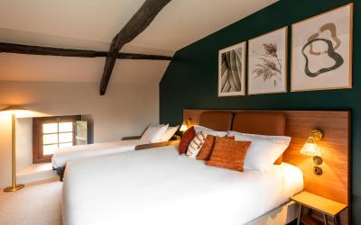 Chambre Triple Supu00e9rieure - Cu00f4tu00e9 Manoir Chambre Triple Supu00e9rieure - Cu00f4tu00e9 Manoir
