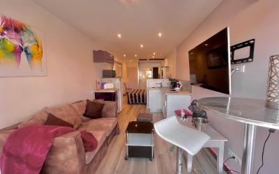 Studio Lit Queen-Size de Luxe 