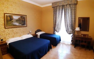 Camera Economy Matrimoniale/Doppia con Letti Singoli