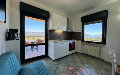 Appartamento con 1 Camera da Letto, Terrazza e Vista Lago - Primo Piano