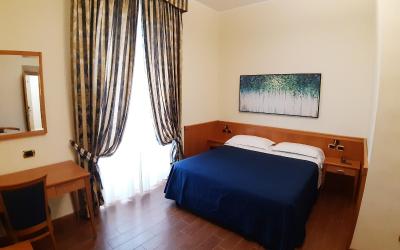 Camera Matrimoniale/Doppia con Letti Singoli con Bagno Privato