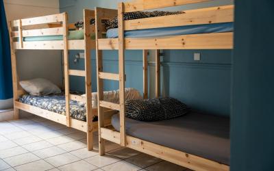 Lit Simple dans Dortoir de 4 Lits Lit Simple dans Dortoir de 4 Lits