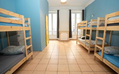 Lit Simple dans Dortoir u00e0 6 Lits Lit Simple dans Dortoir u00e0 6 Lits