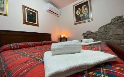 Camera Tripla Classic