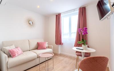 Studio Deluxe Studio Deluxe