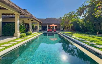 Vila Santai Empat Kamar Tidur