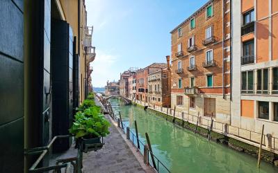 Camera Quadrupla Deluxe con Vista Canale