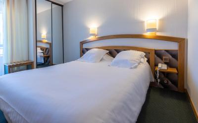 Chambre Lit Queen-Size Confort avec Balconu00a0-u00a0Non-Fumeurs