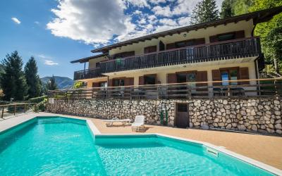 Appartamento con 2 Camere da Letto e Balcone