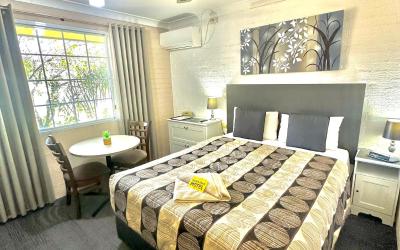 Standard Queen Room