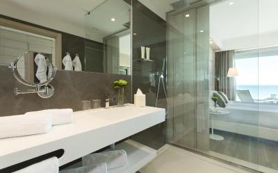 Camera Deluxe Matrimoniale con Vista Mare