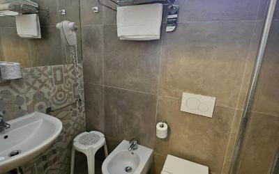 Camera Tripla Deluxe 