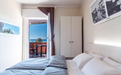 Camera Matrimoniale con Vista Lago