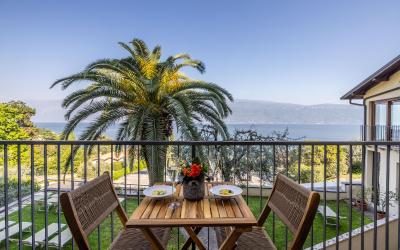 Camera Superior Matrimoniale/Doppia con Letti Singoli con Vista Lago