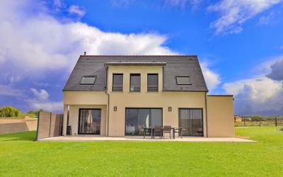 Four-Bedroom Deluxe Home - Oceanfront